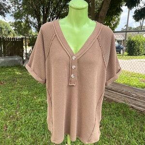 Andree by Unit Raised Ribbed Button V-Neck Knit Top Size L NWT